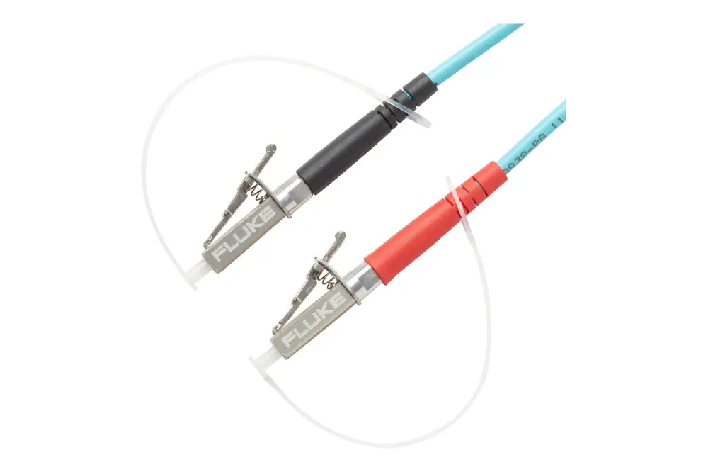 Conjunto de cables de equipos de prueba de fibra óptica Fluke Networks, para CertiFiber Pro | MRC-50EFC-SCLCKITM