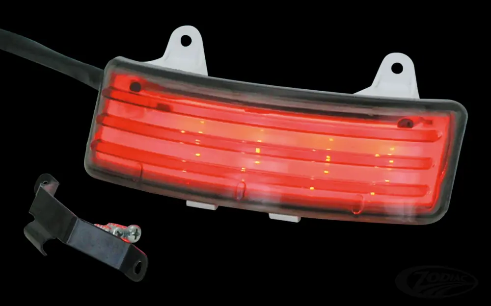 Piloto Trasero Tri Bar Con Diodos Para Harley Davidson Street Glide