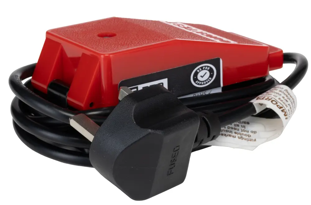 Conector macho para pruebas, 4 → 7mm, 5A, 240 Vac, con 1.5m Cable