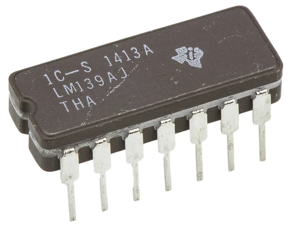 Comparador LM139AJ Colector abierto, drenador abierto 1.3μs 4-Canales, 2 → 36 V 14-Pines CDIP Texas Instruments