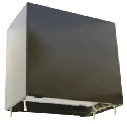 Condensador de película Panasonic, 15μF, ±10%, 1.1kV dc, Montaje en orificio pasante | EZPE1B156MTA