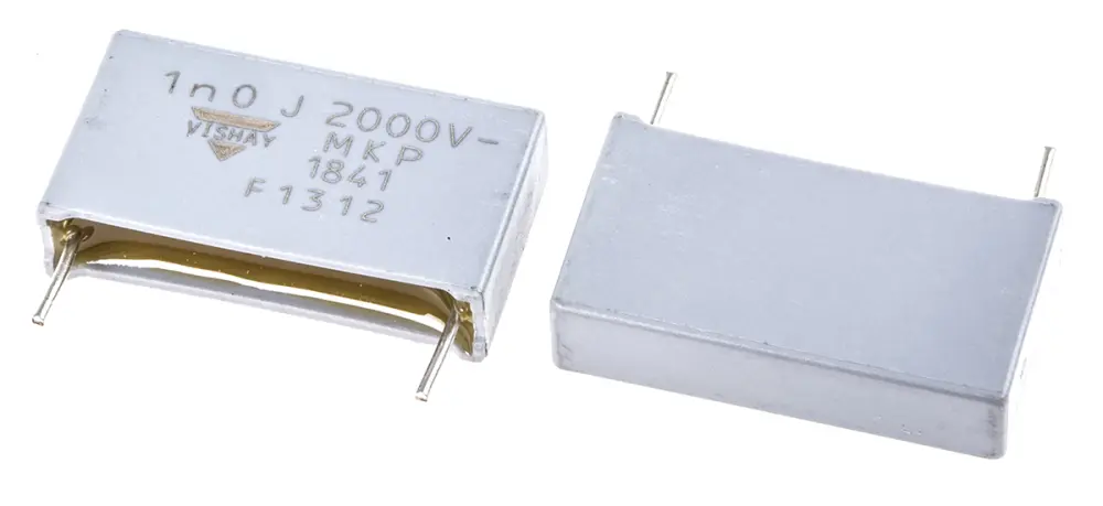 Condensador de película Vishay, 1nF, ±5%, 2 kV dc, 700 V ac, Montaje en orificio pasante | MKP1841210204