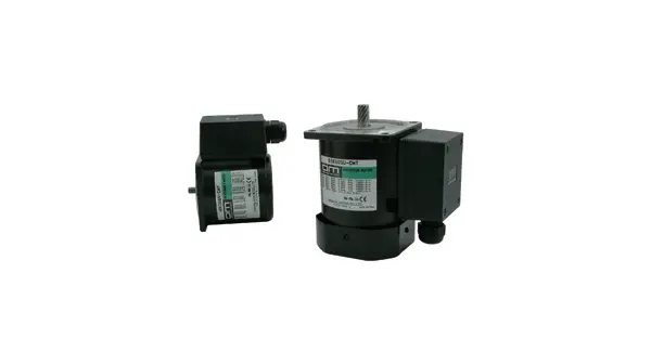 Motor AC de inducción, monofásico, Oriental Motor World K Series, 4 polos, 230 V ac, 6 W, montaje Montaje en reborde | 2...