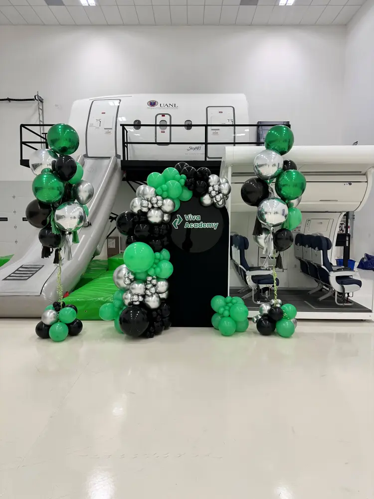 Mampara con Logo en Acrílico + 2 Ramilletes de Globos
