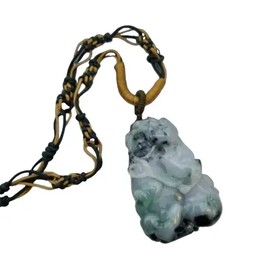 Colgante vintage de ratón del zodiaco chino de jade tallado por ambas caras.