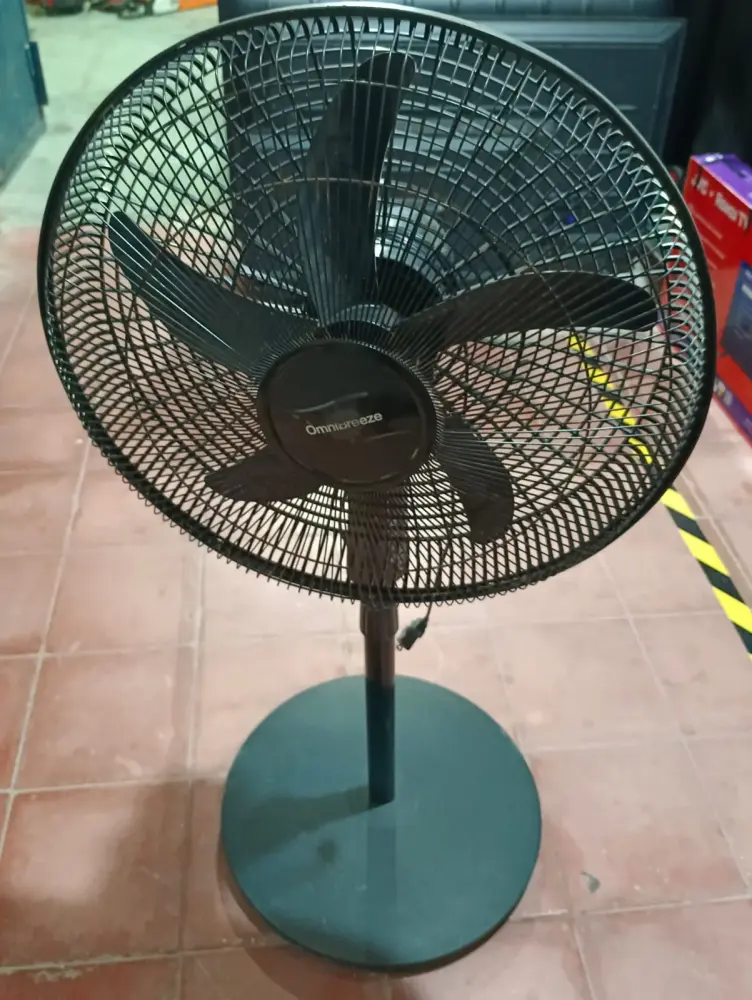 Ventilador 4 velocidades OMMIBREZE mble-1234, usado con Garantí Oficial