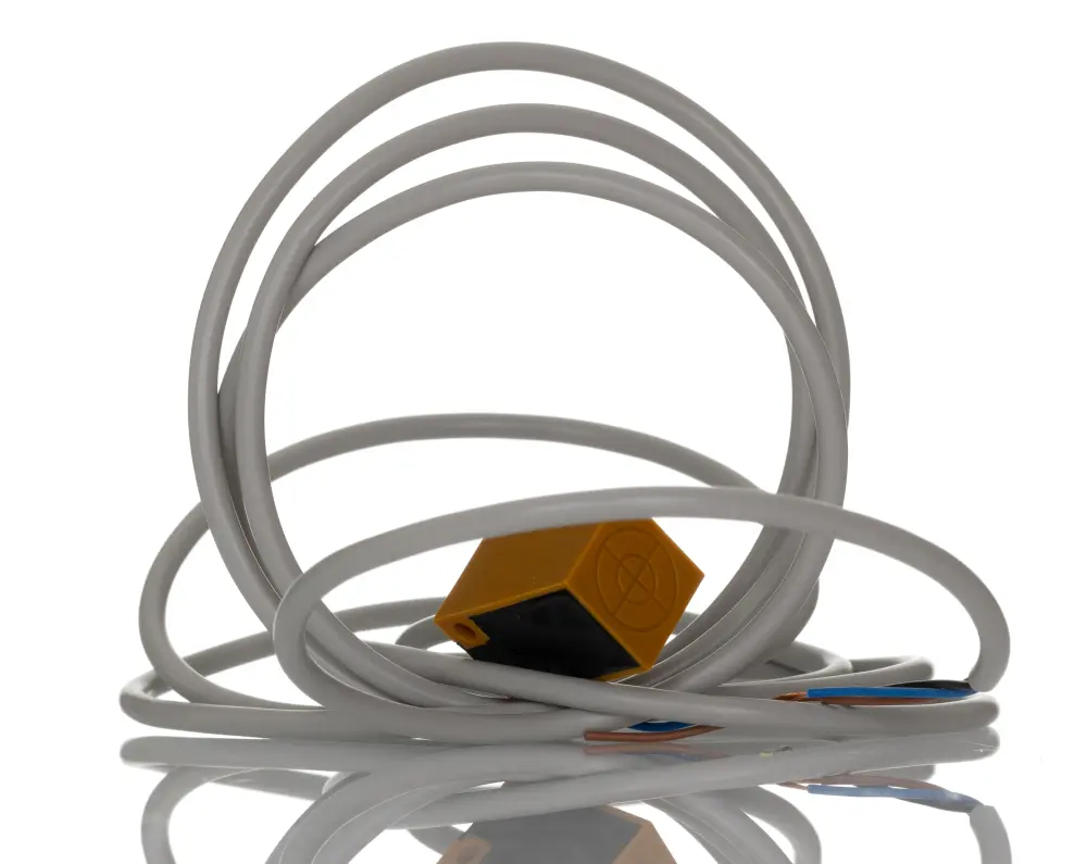 Sensor de proximidad Omron, alcance 5 mm, 12 → 24 V dc, IP67, 500Hz | TL-Q5MC1 2M