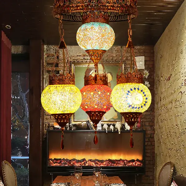 Lampadario soffitto 4 teste Lampadario tradizionale sospensione vetro colorato lanterna rame per ristorante con Indicador ...