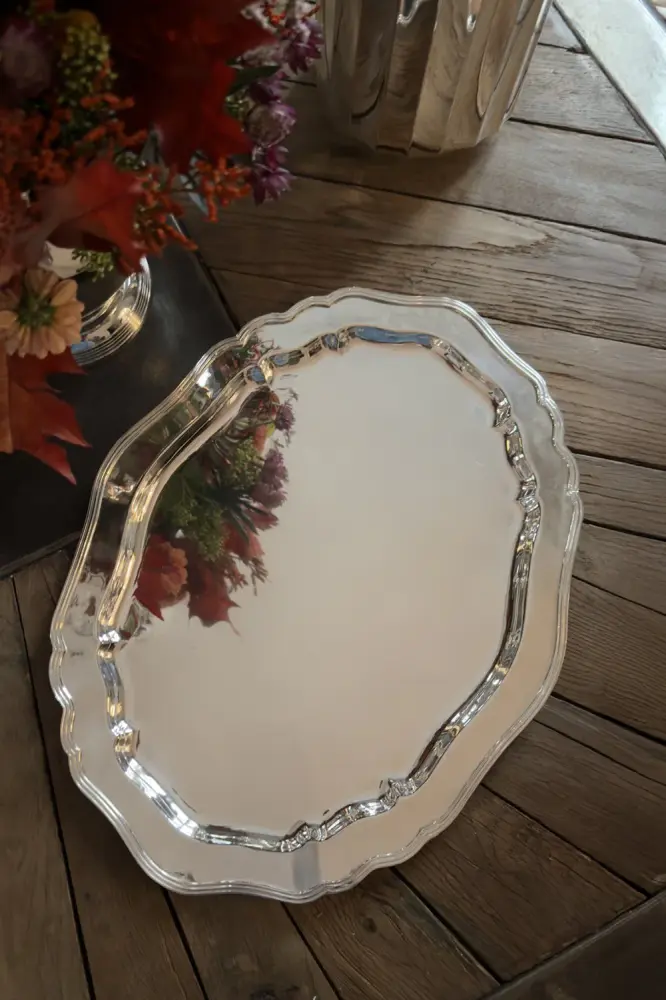 Ovale Silber-Tablett CO con Windows 11 Pro