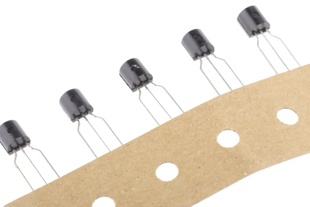 Transistor, BC557BTF, PNP -100 mA -45 V TO-92, 3 pines, 10 MHz, Simple onsemi