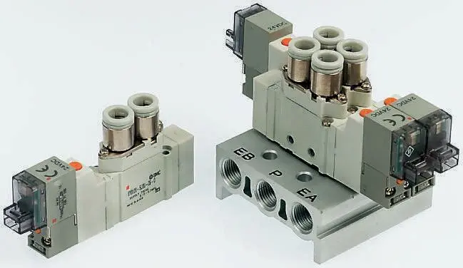 Electroválvula neumática SMC, Serie SY3000, Función 5/3, Piloto/Piloto, Independiente, 186.5Nl/min | SY3320-5LOU-C4-Q
